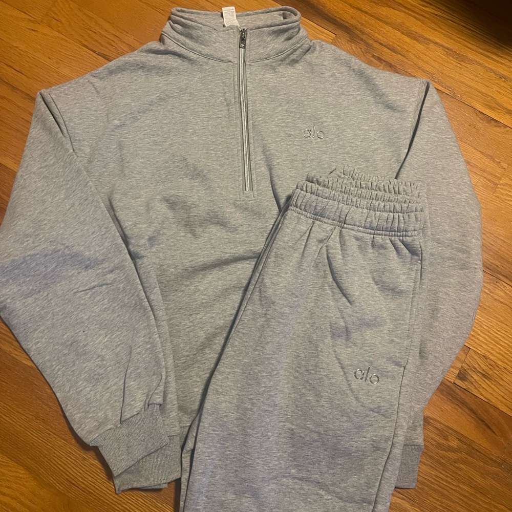 ALO Yoga Men's Gray Zip-Up Sweater